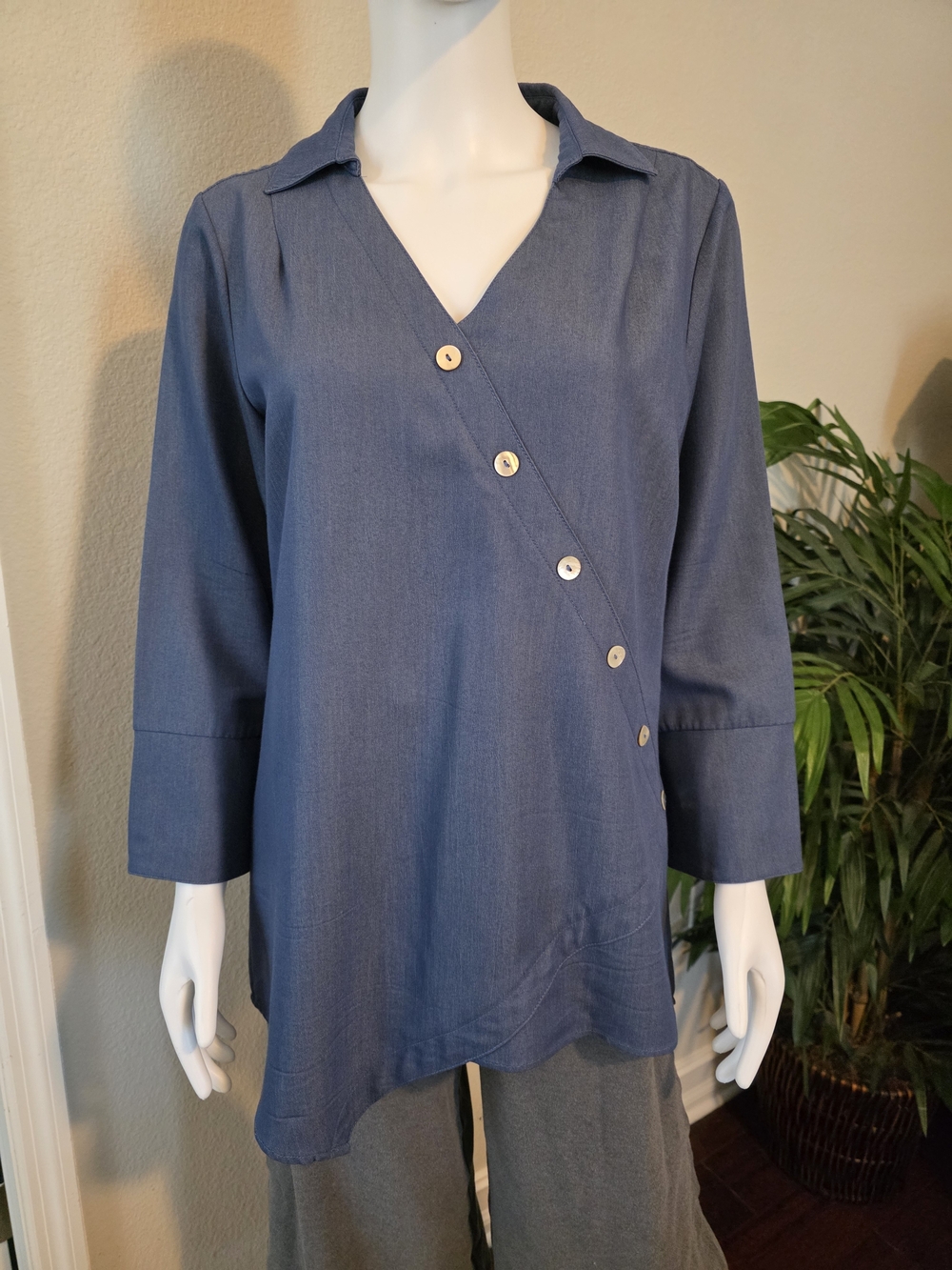 Boho Chic Blue Asymmetric Button-Accent Collared Long Sleeve Tunic Top Size Sm